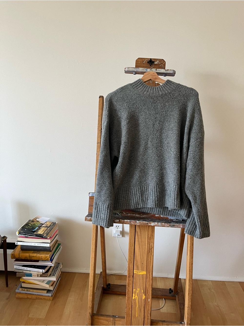 Women's Ribbed Crewneck Sweater in Heather Gray